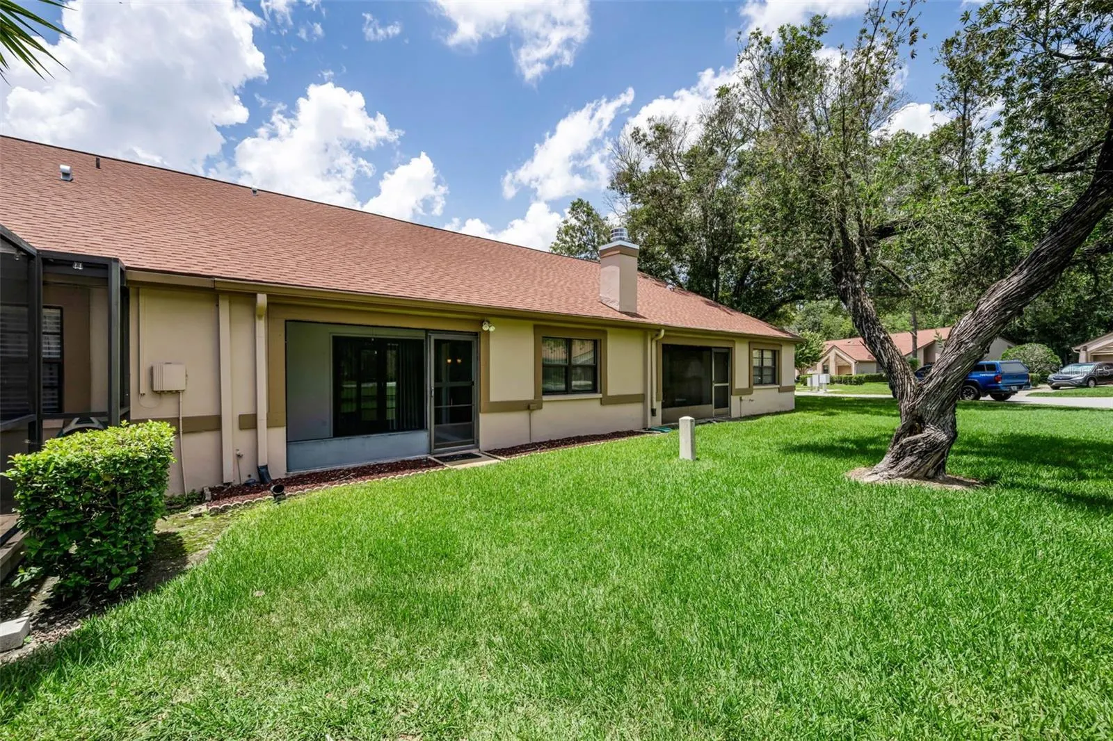 3477 HILLMOOR DR