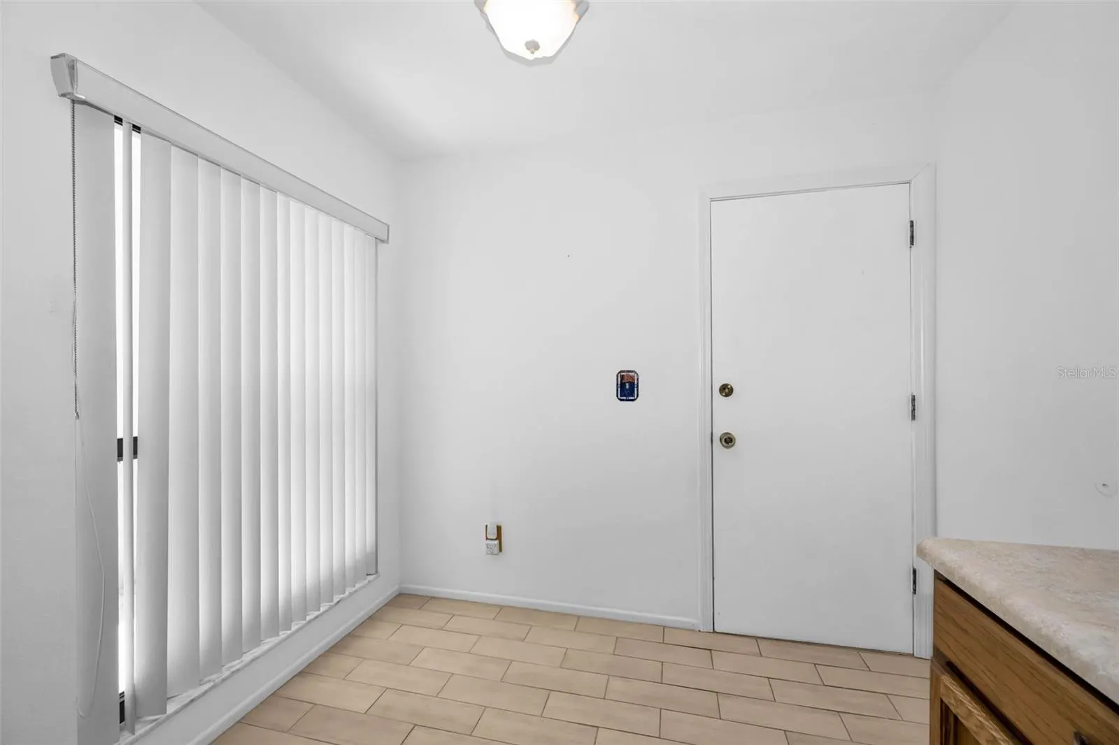 3477 HILLMOOR DR