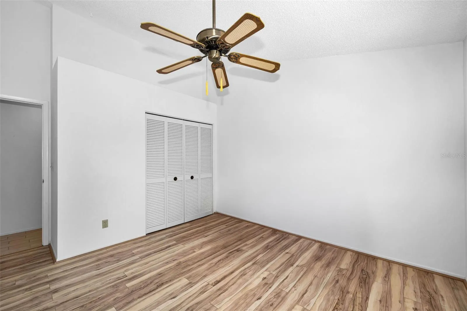3477 HILLMOOR DR