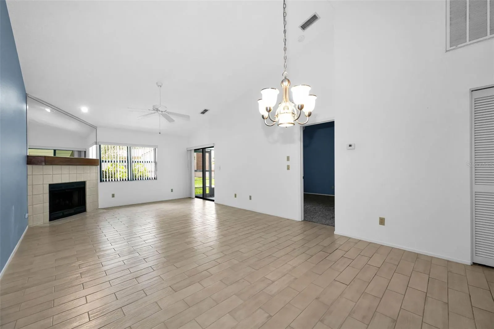 3477 HILLMOOR DR