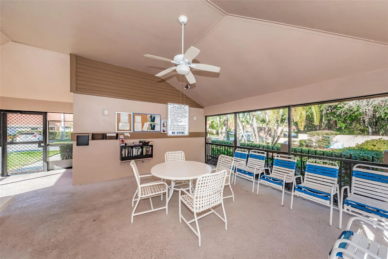 3477 HILLMOOR DR