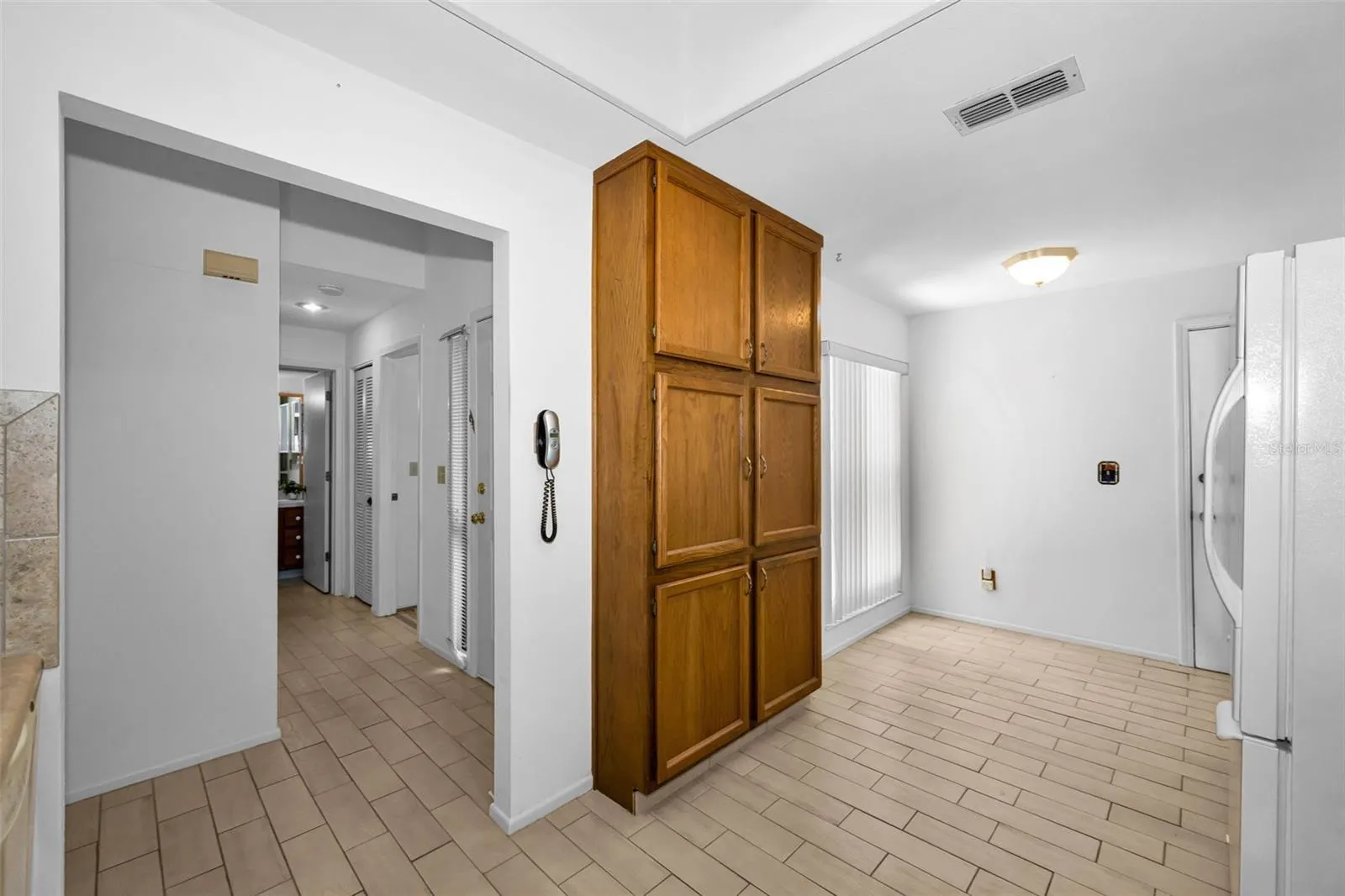 3477 HILLMOOR DR