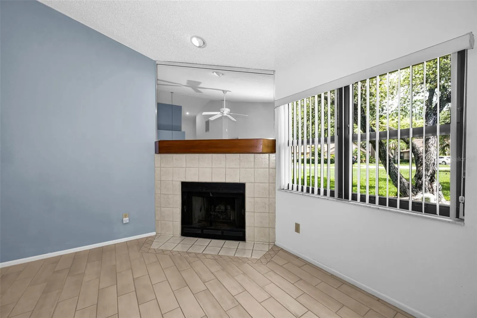 3477 HILLMOOR DR