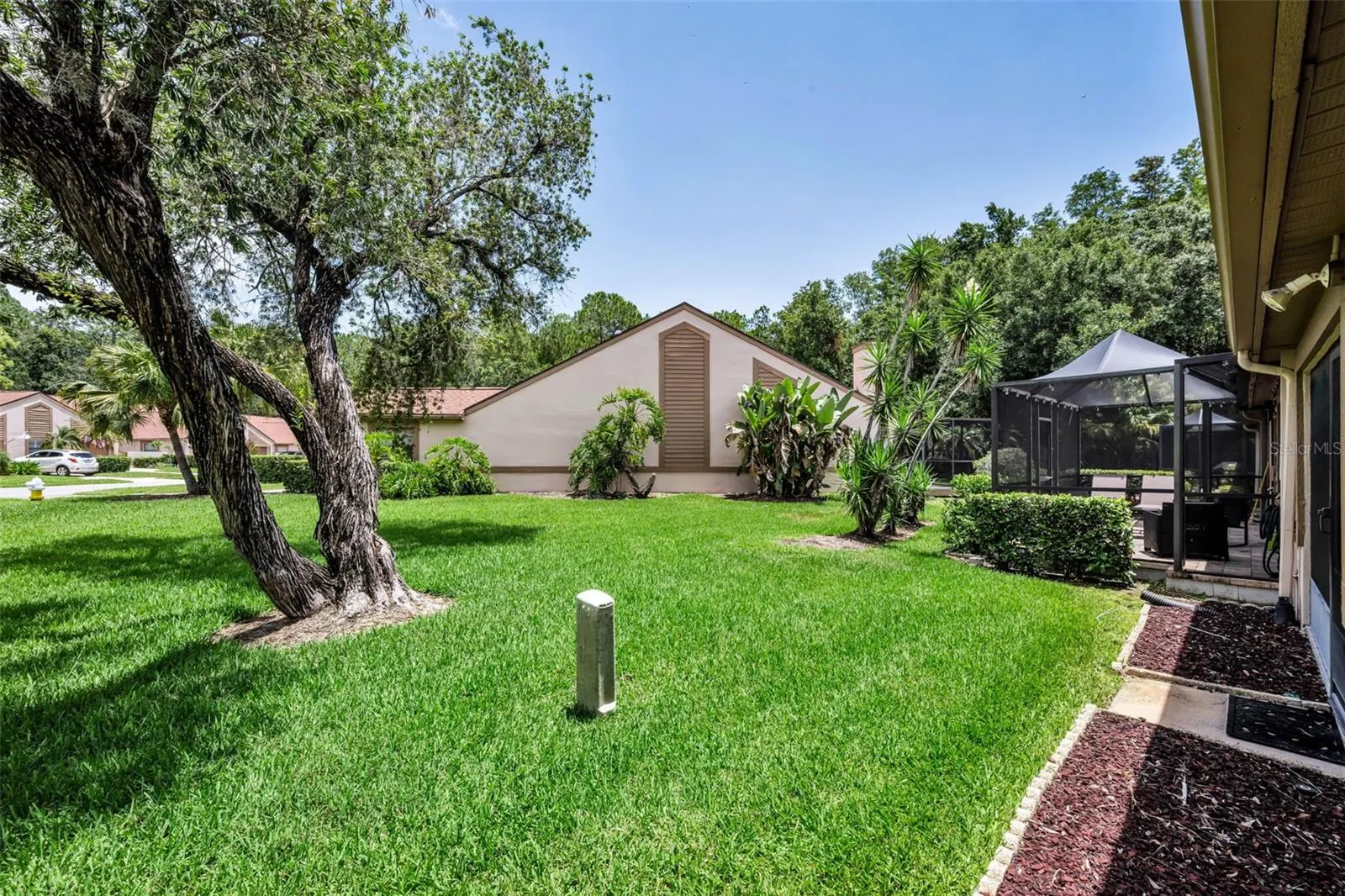 3477 HILLMOOR DR