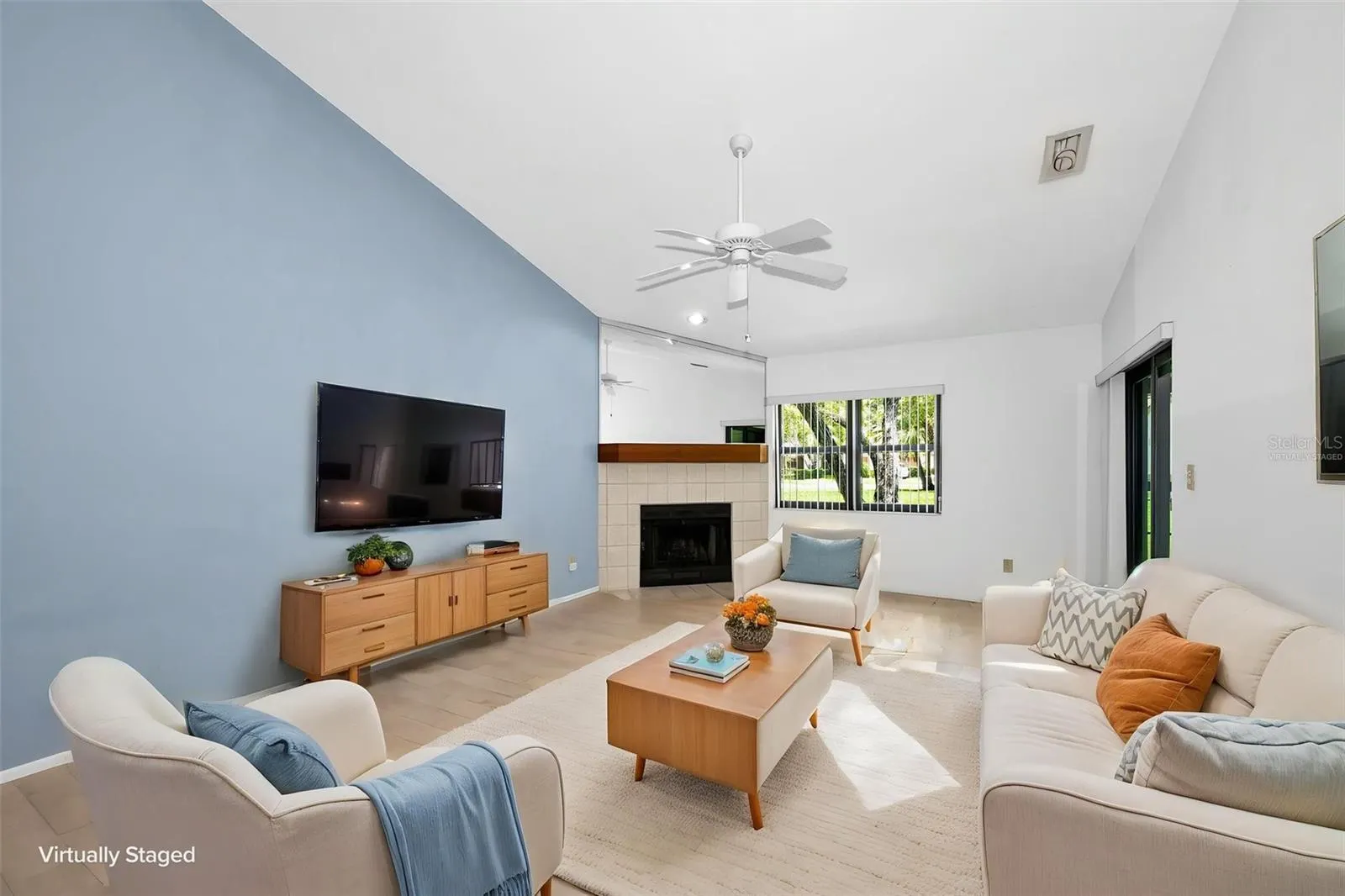 3477 HILLMOOR DR