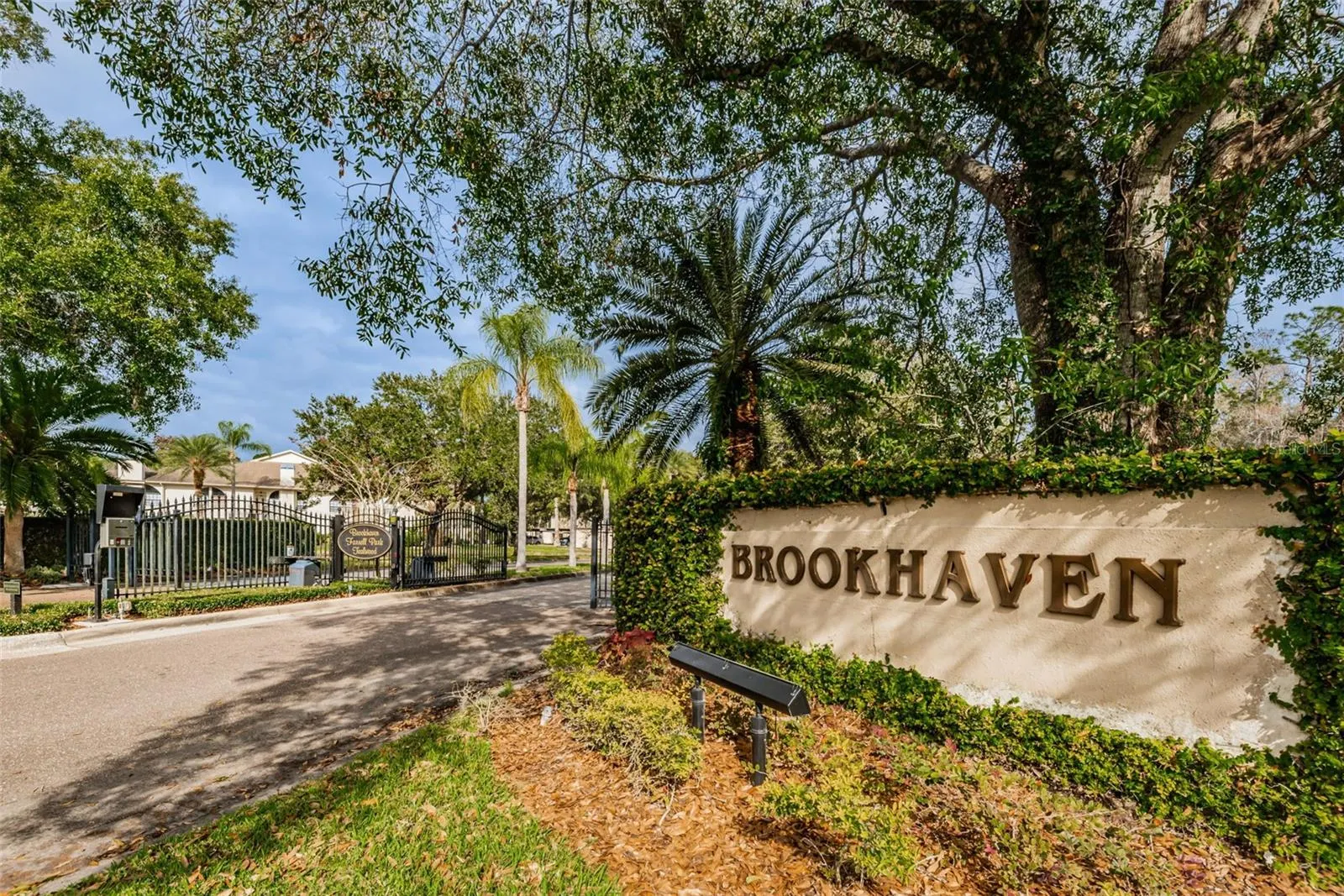3477 HILLMOOR DR