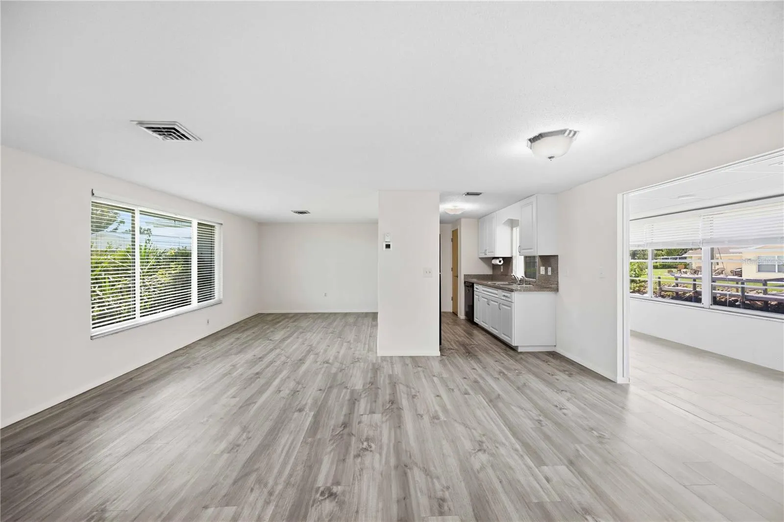 706 QUAIL CT
