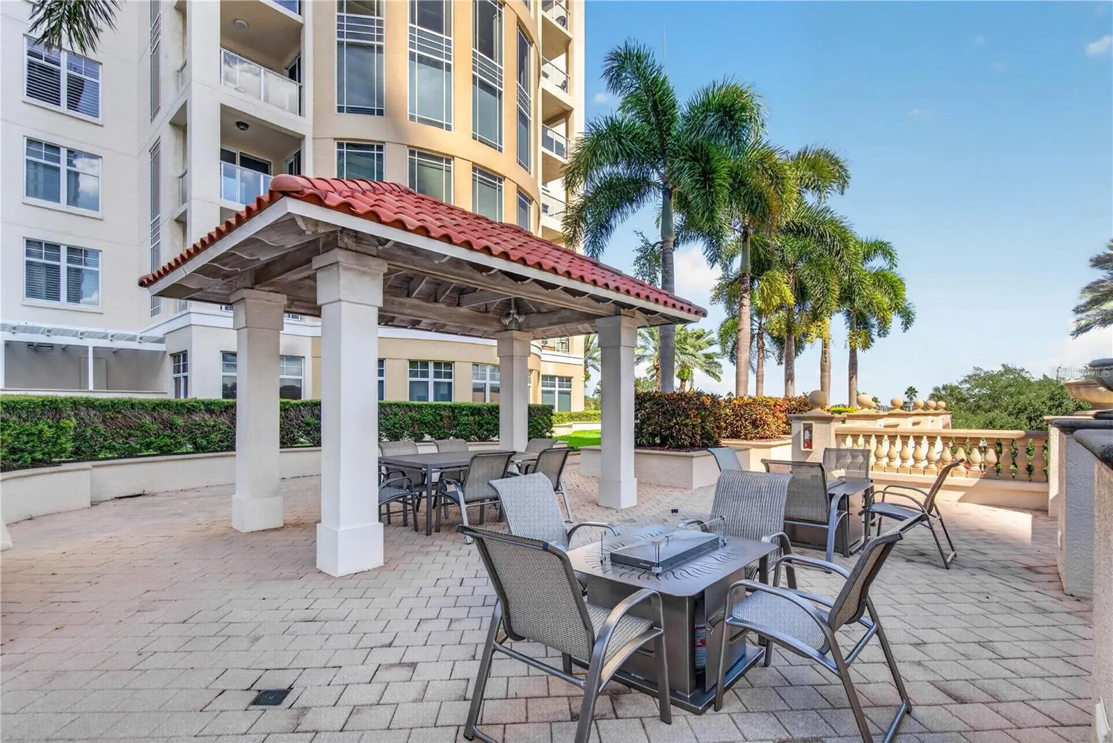 100 BEACH DR NE #401 #401