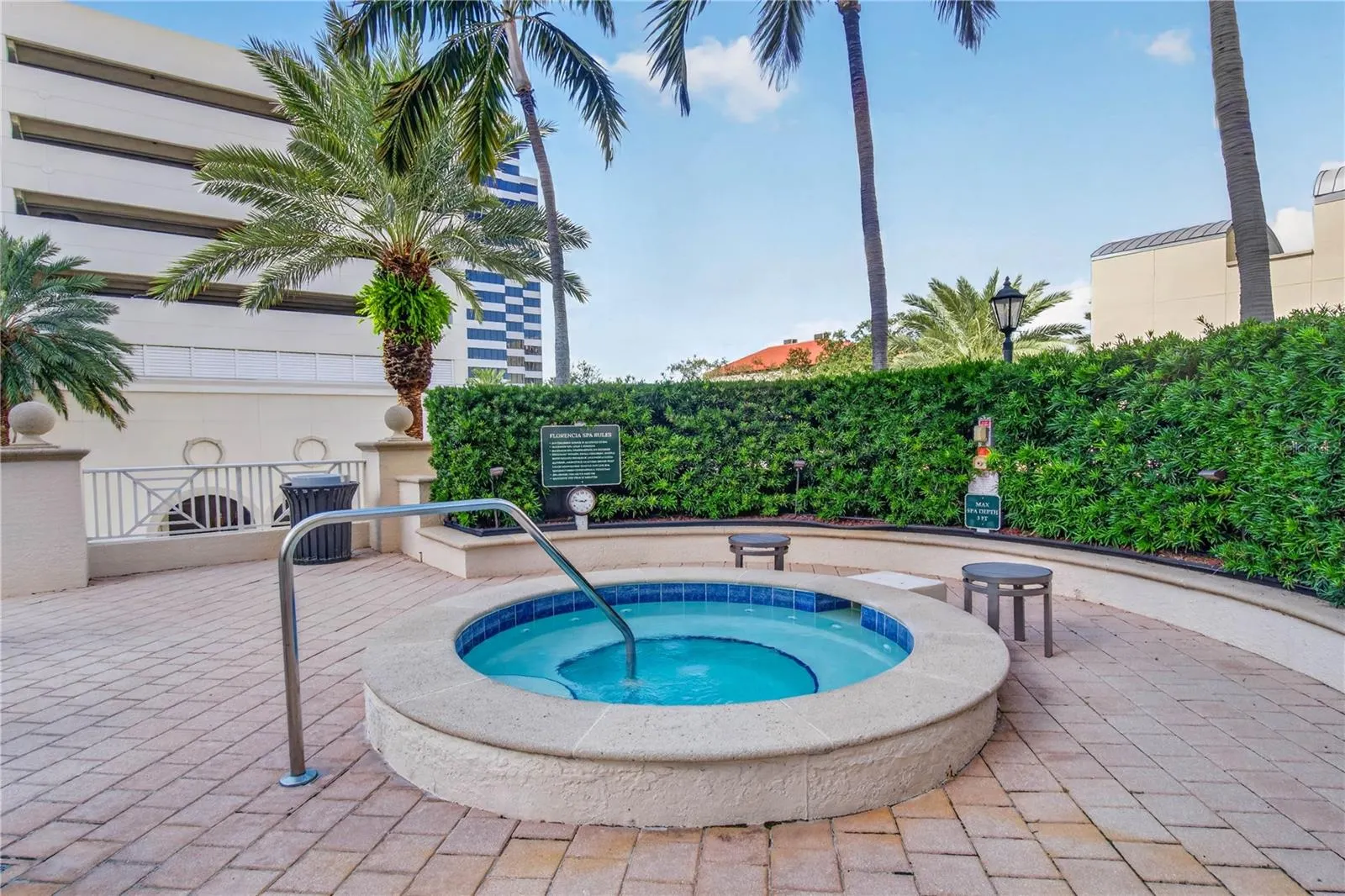 100 BEACH DR NE #401 #401