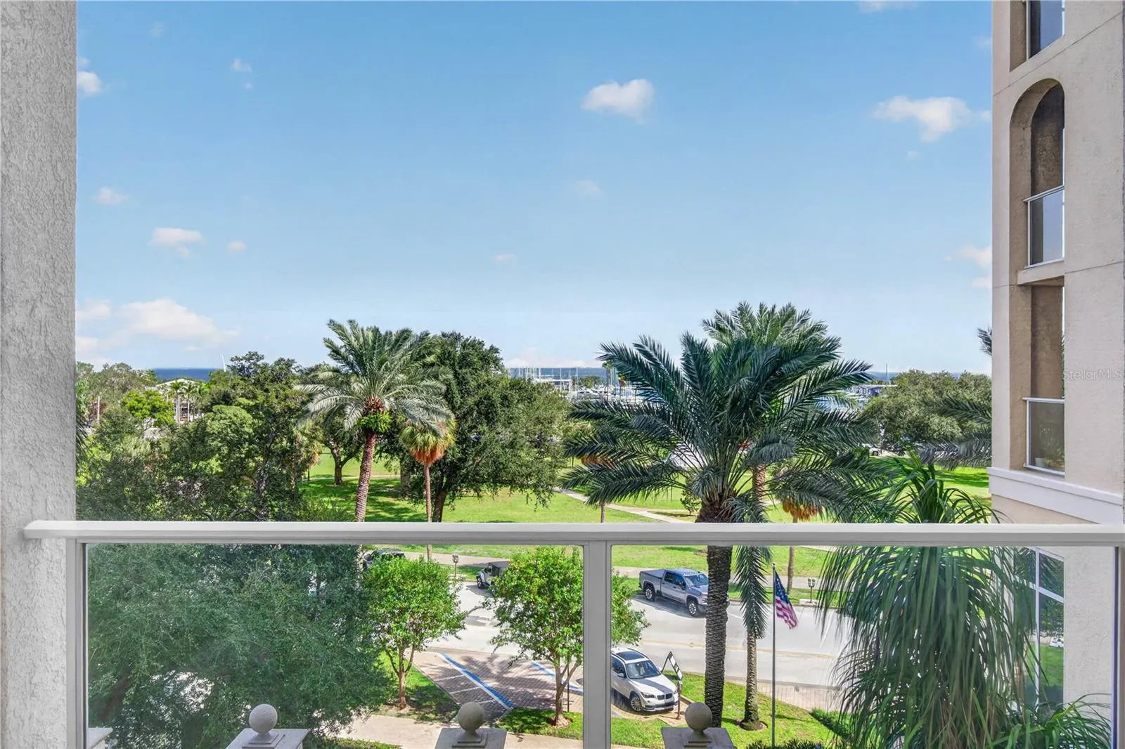 100 BEACH DR NE #401 #401
