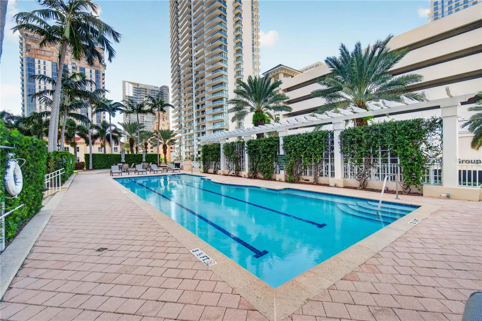 100 BEACH DR NE #401 #401