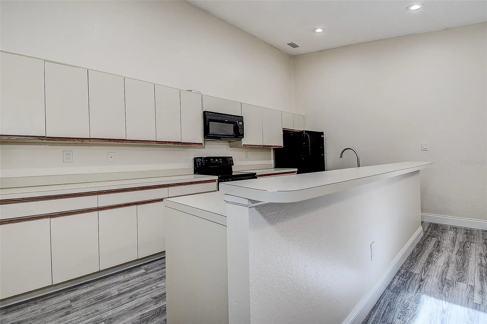 6334 92ND PL N #2401 #2401
