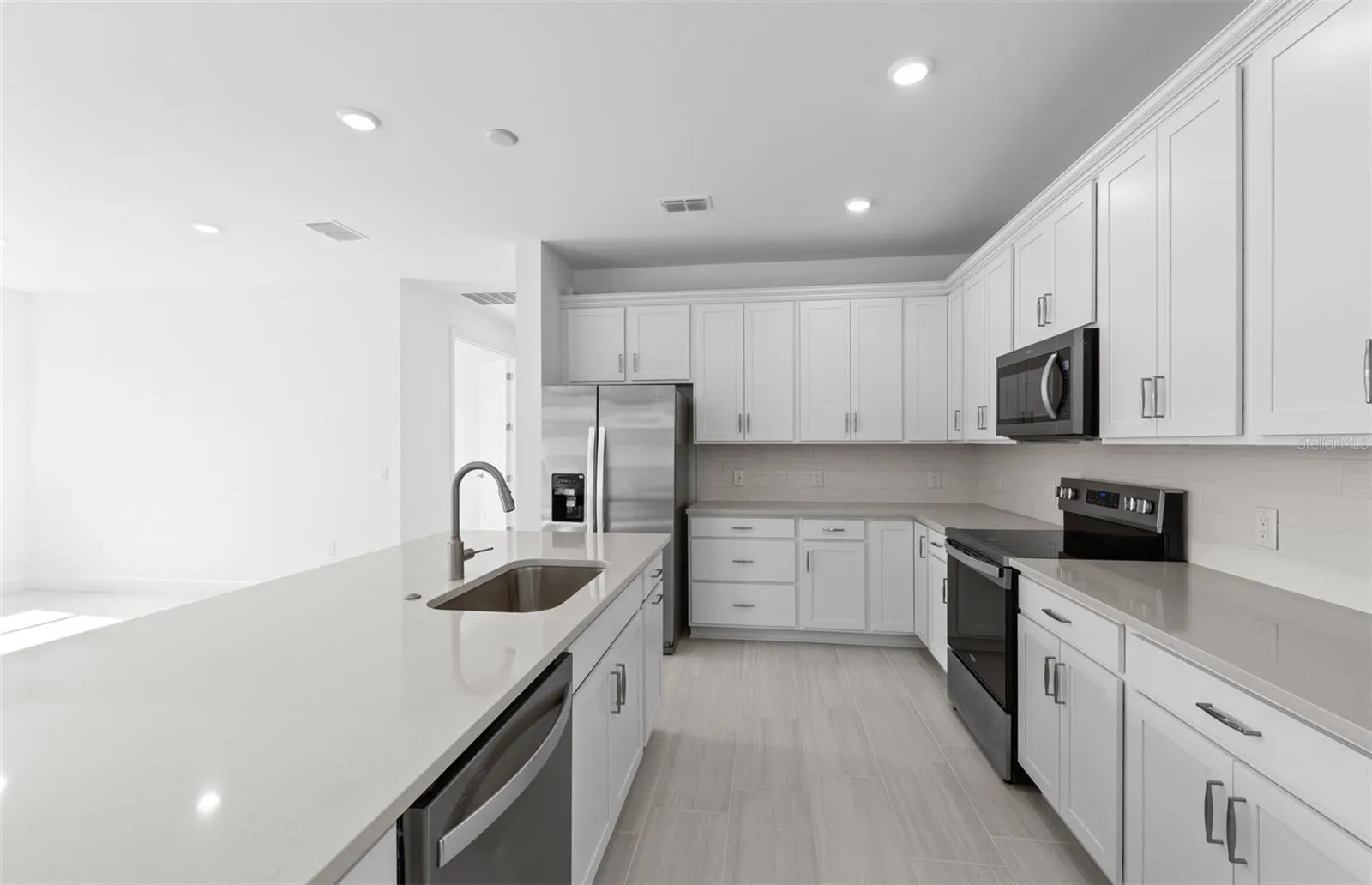 6962 MINNEOLA CT