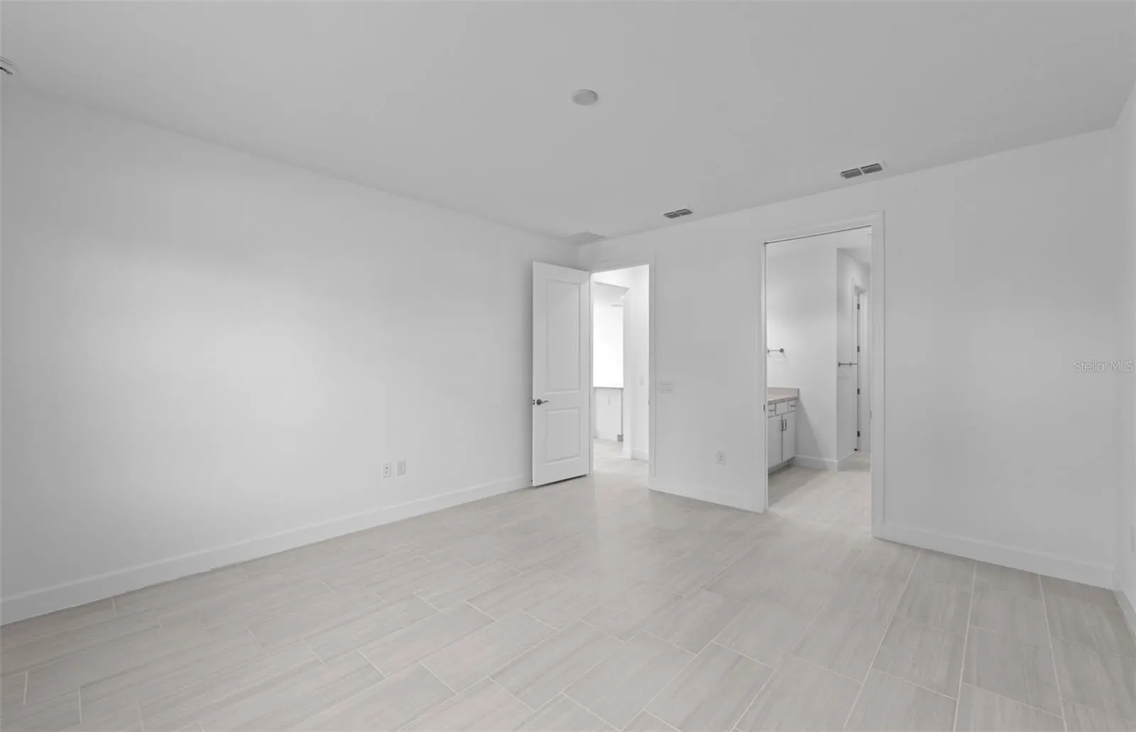 6962 MINNEOLA CT