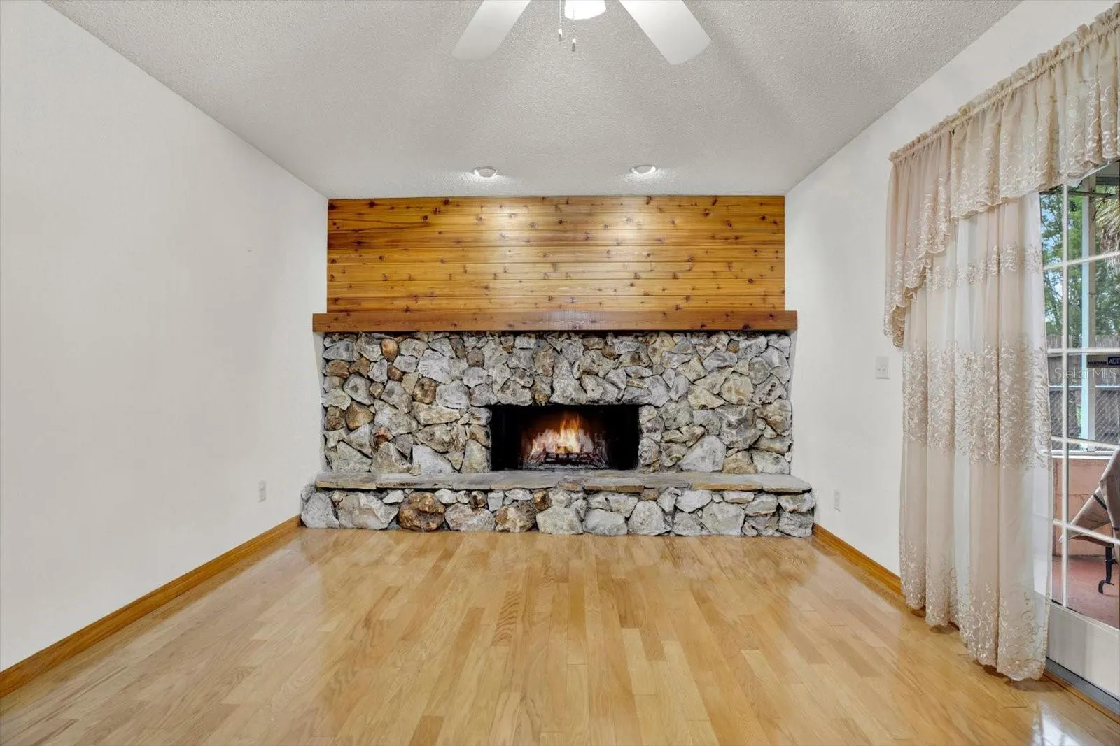 5527 PENTAIL CIR