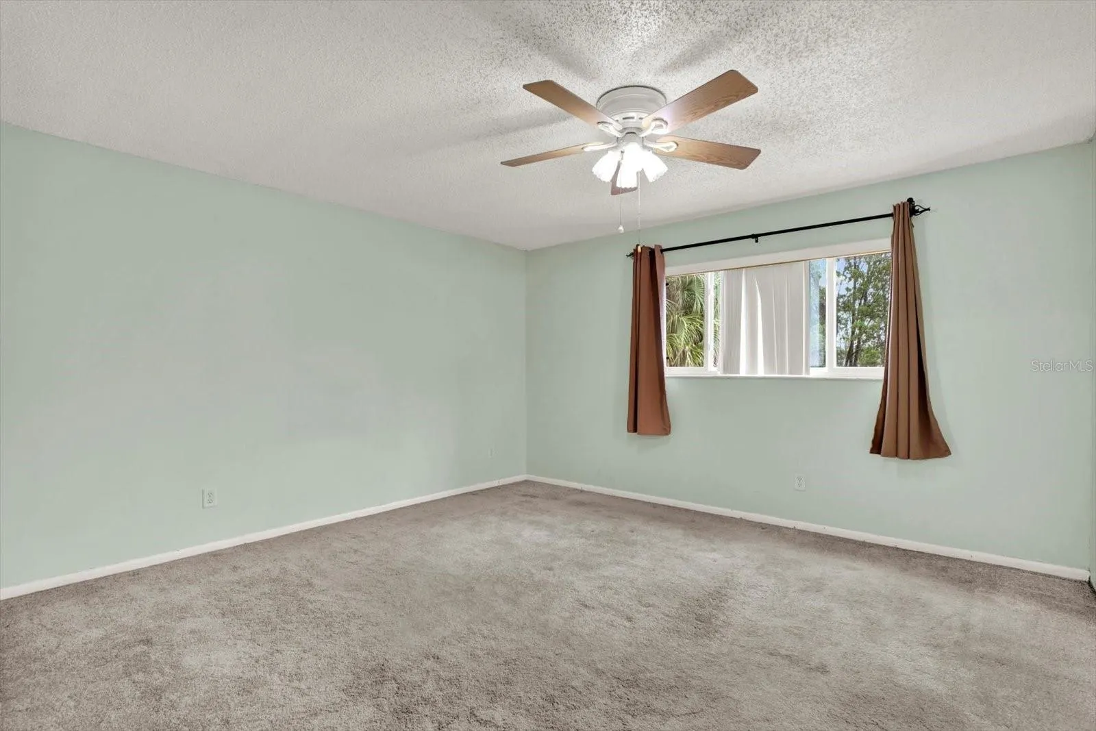 5527 PENTAIL CIR