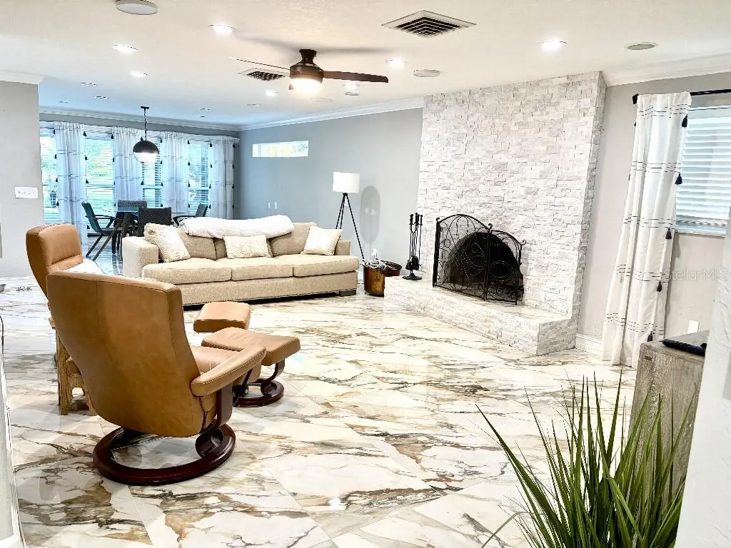 154 LOOKOUT POINT DR