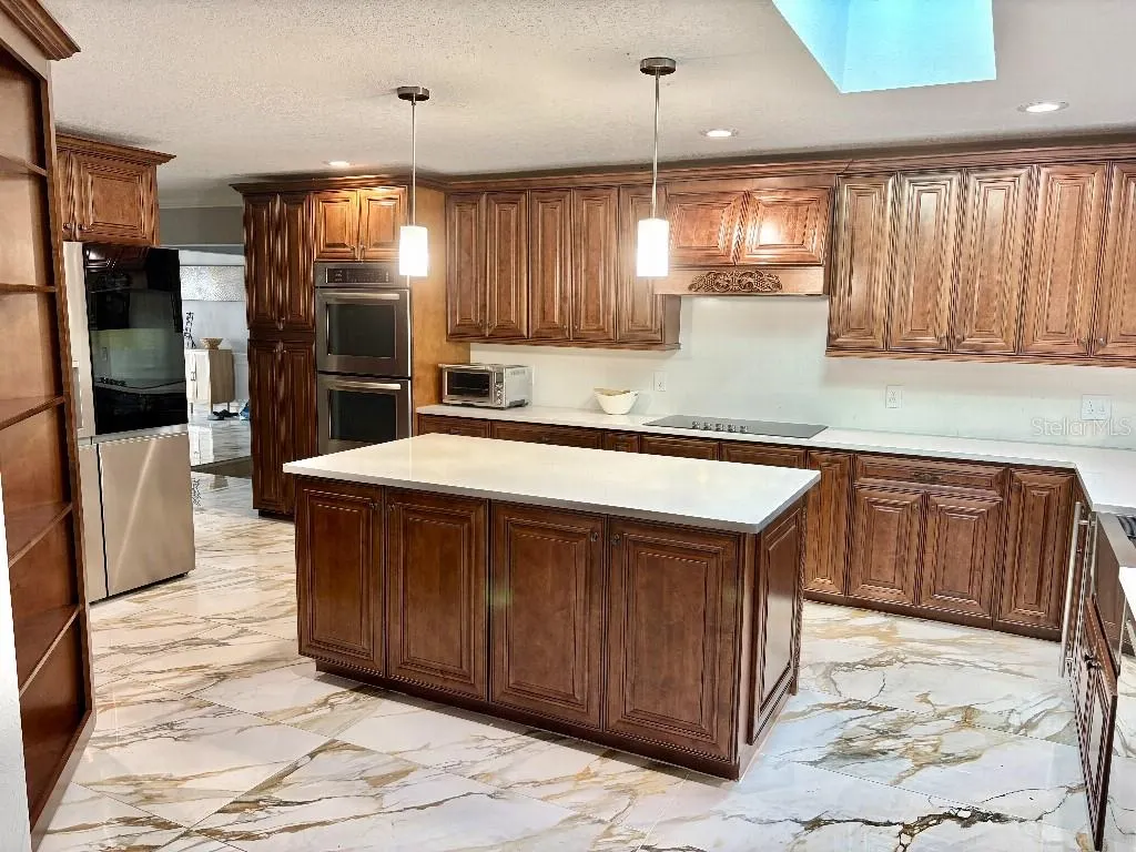 154 LOOKOUT POINT DR