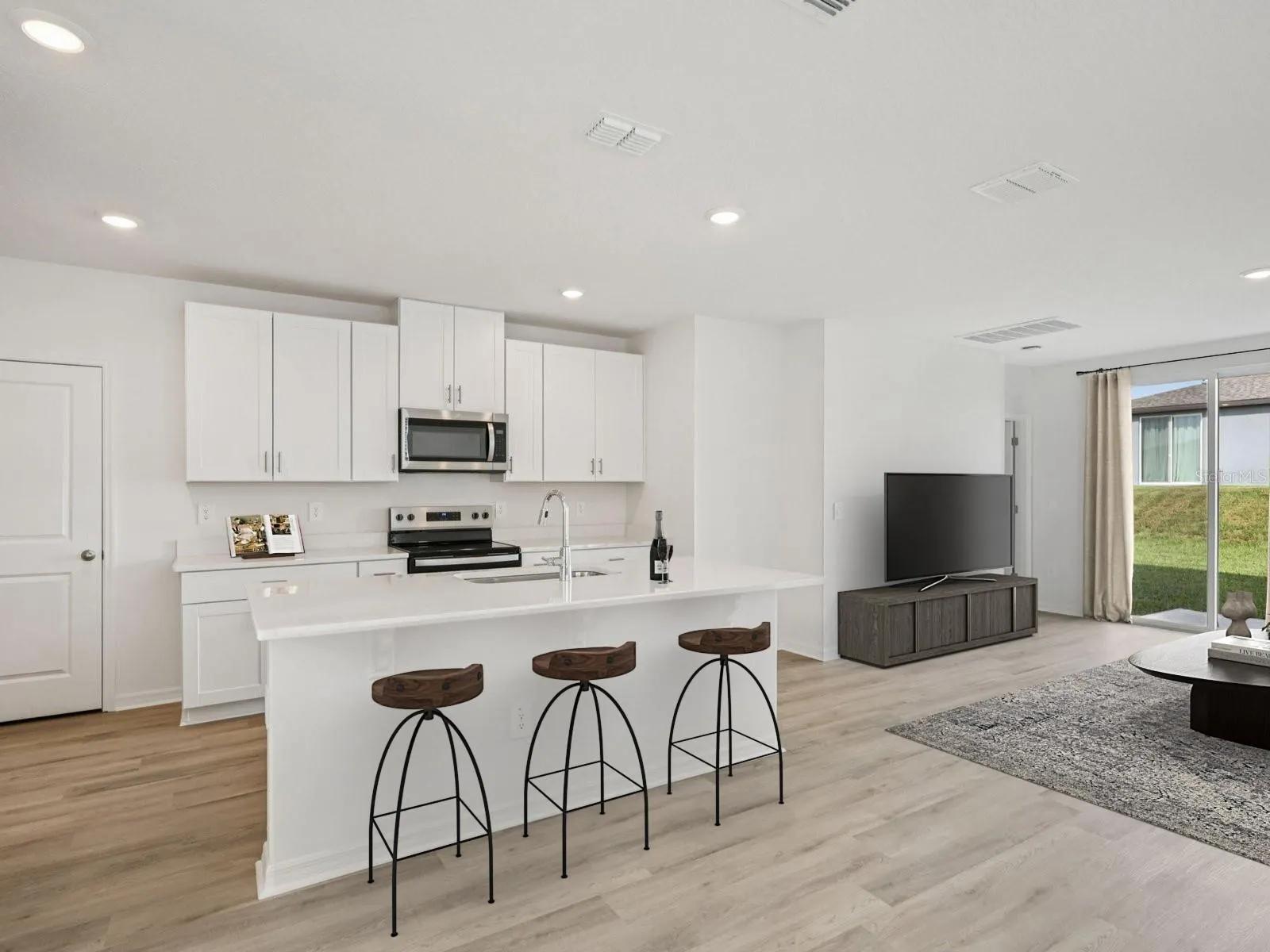 368 LAZY SHORE DR