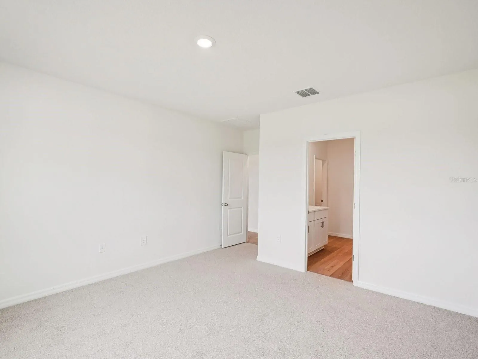 121 SYCAMORE FOLD ST