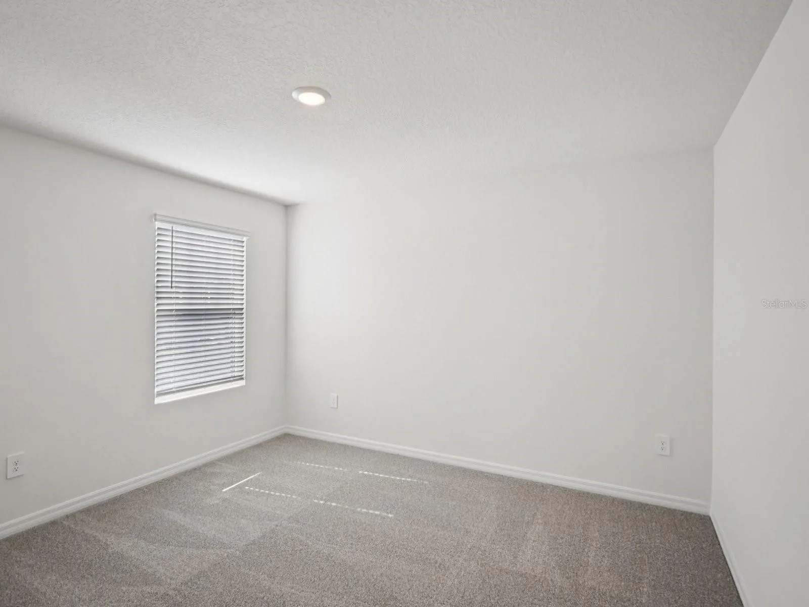 348 LAZY SHORE DR