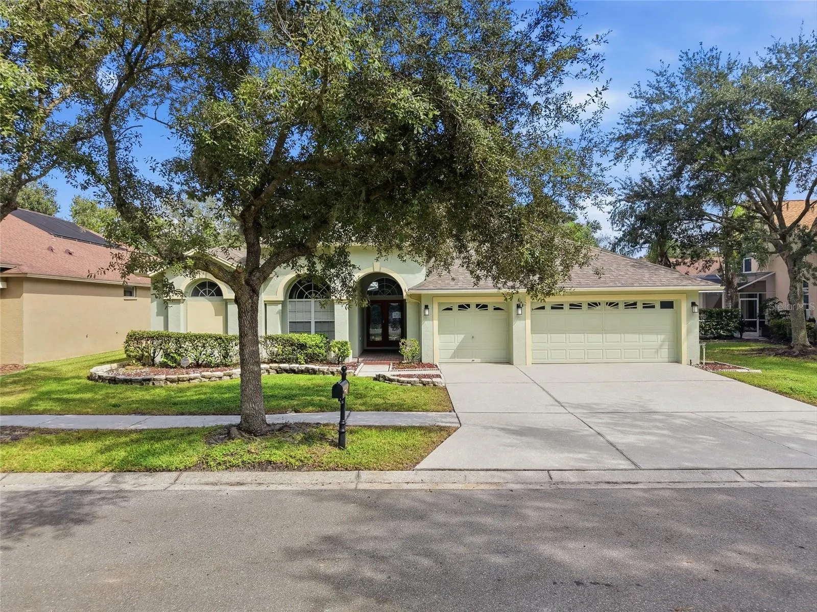 8357 GOLDEN PRAIRIE DR