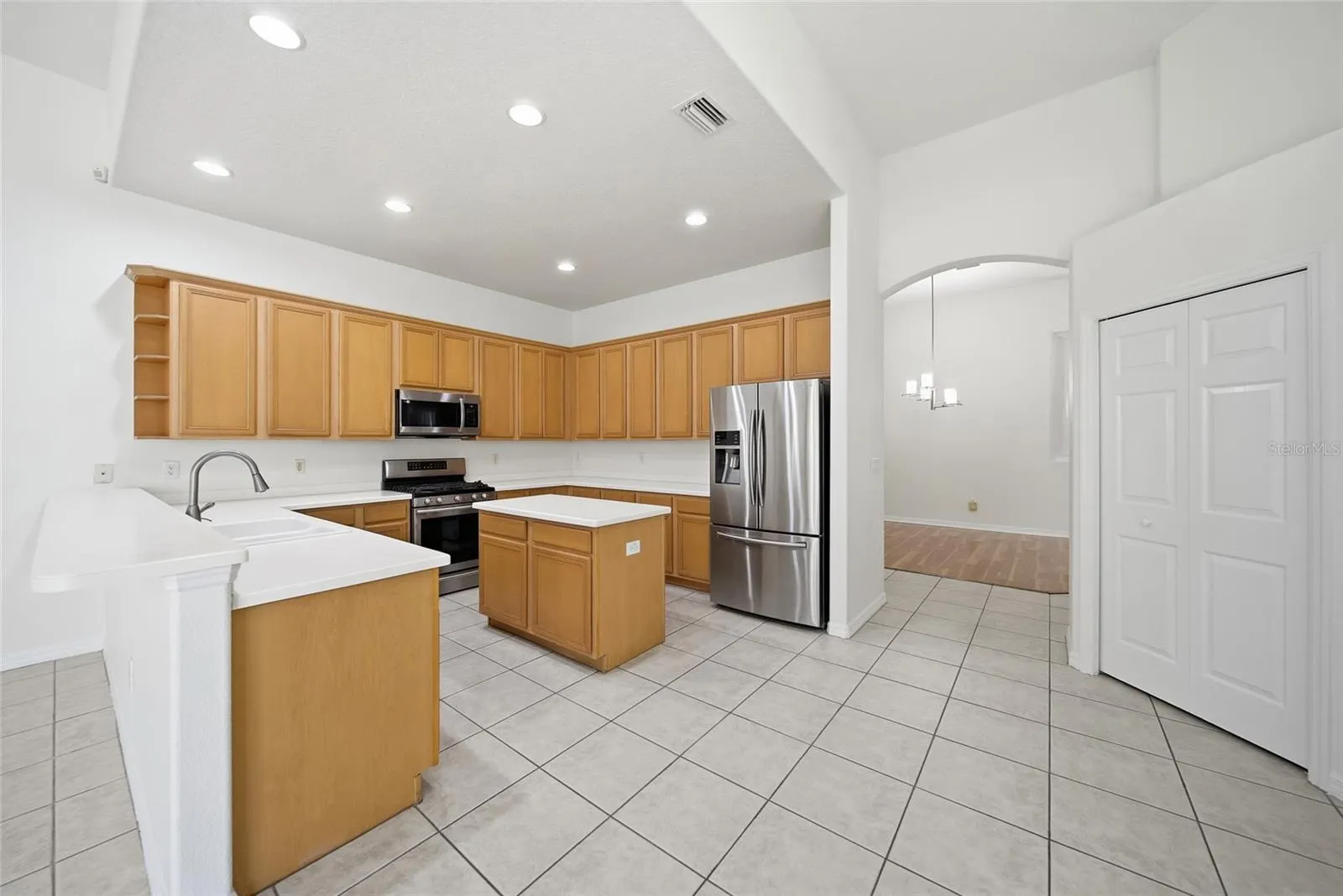 8357 GOLDEN PRAIRIE DR