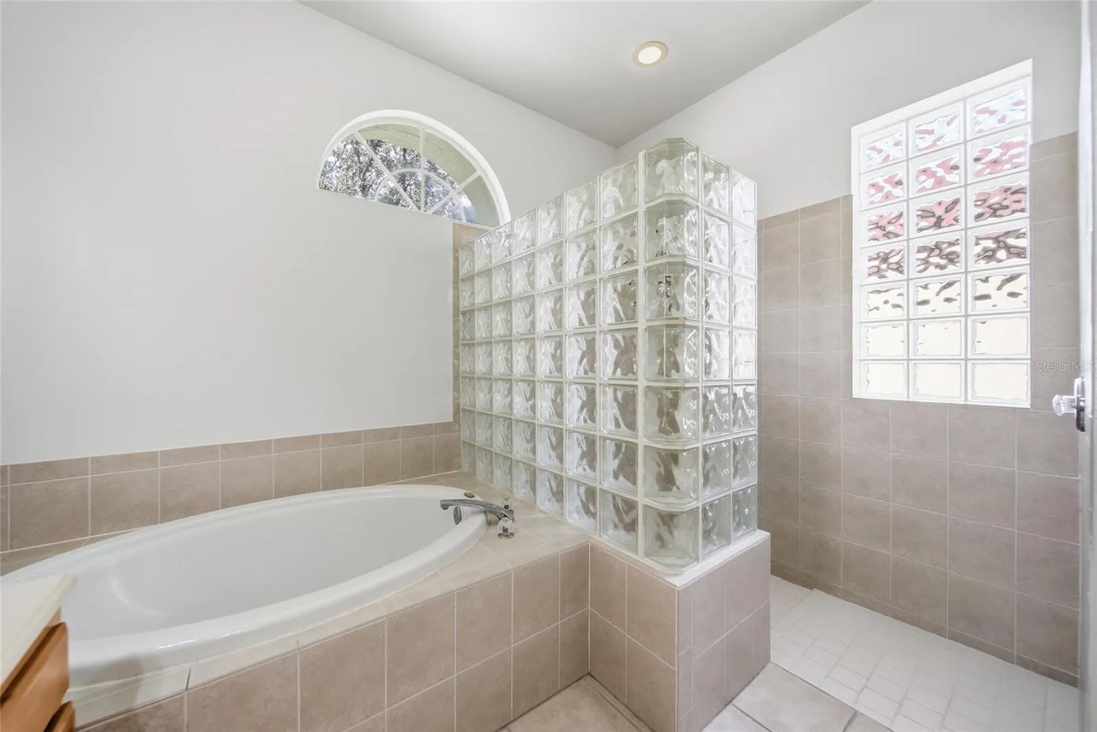 8357 GOLDEN PRAIRIE DR