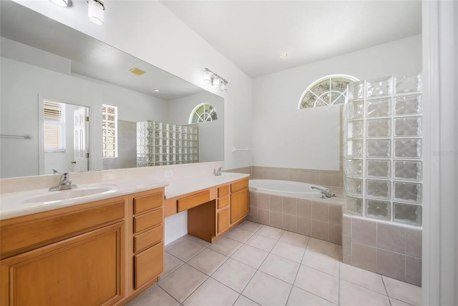 8357 GOLDEN PRAIRIE DR