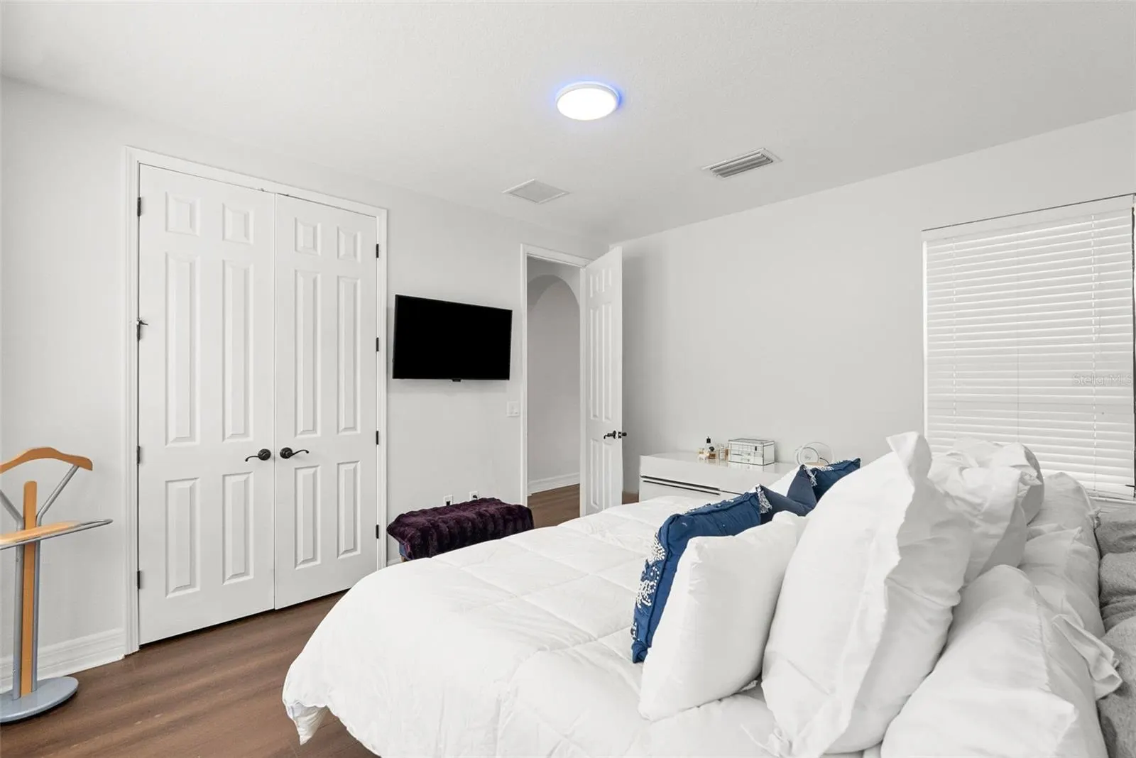 8264 DUNHAM STATION DR
