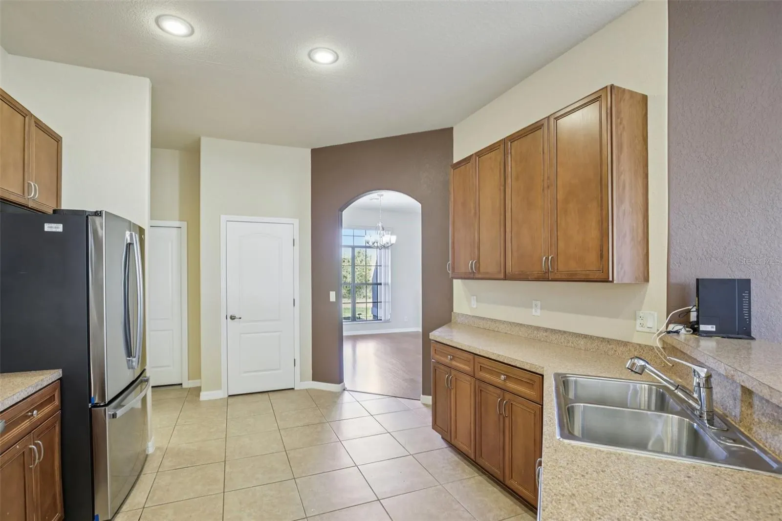 10048 LEBANON DR