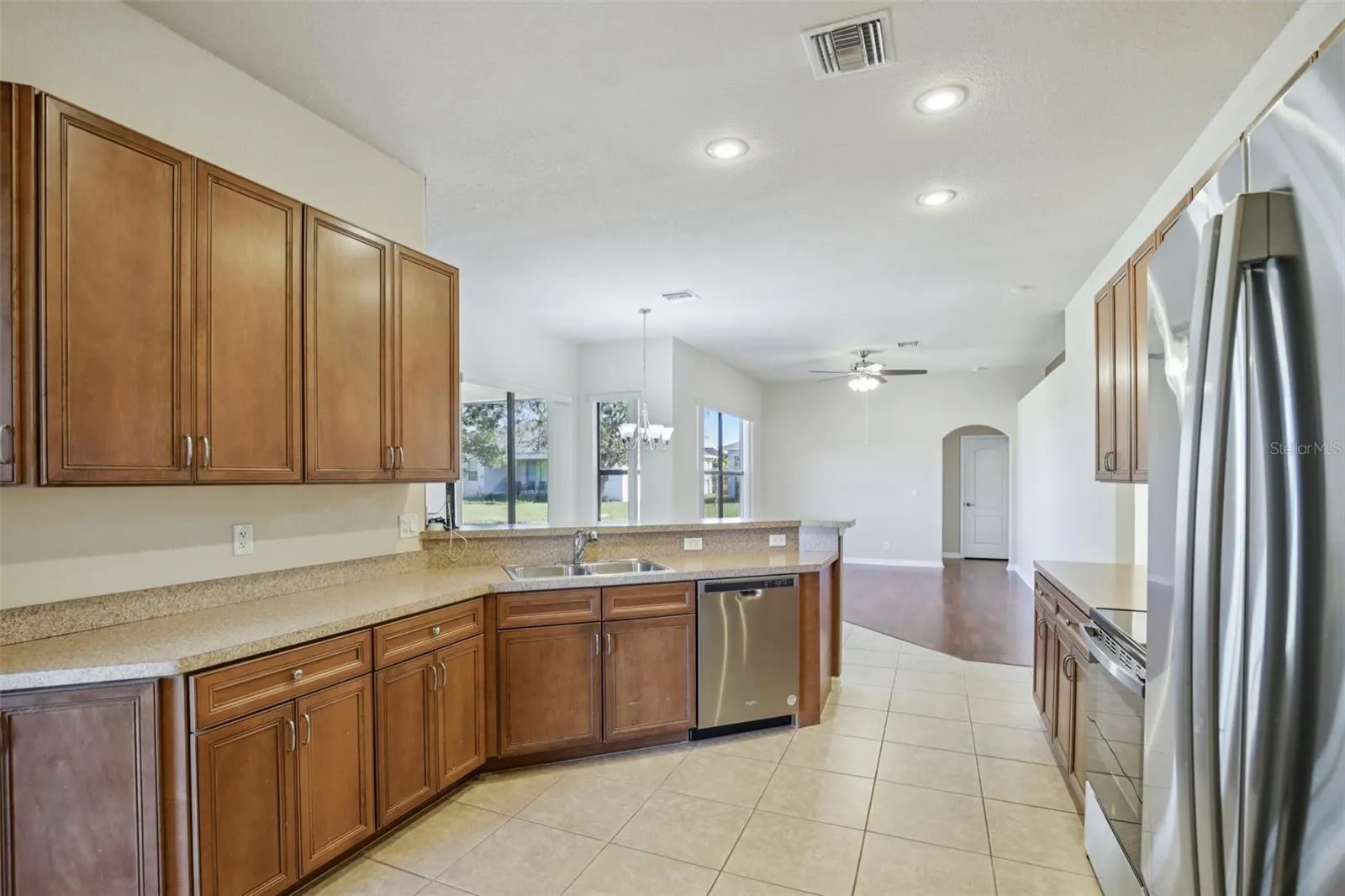 10048 LEBANON DR