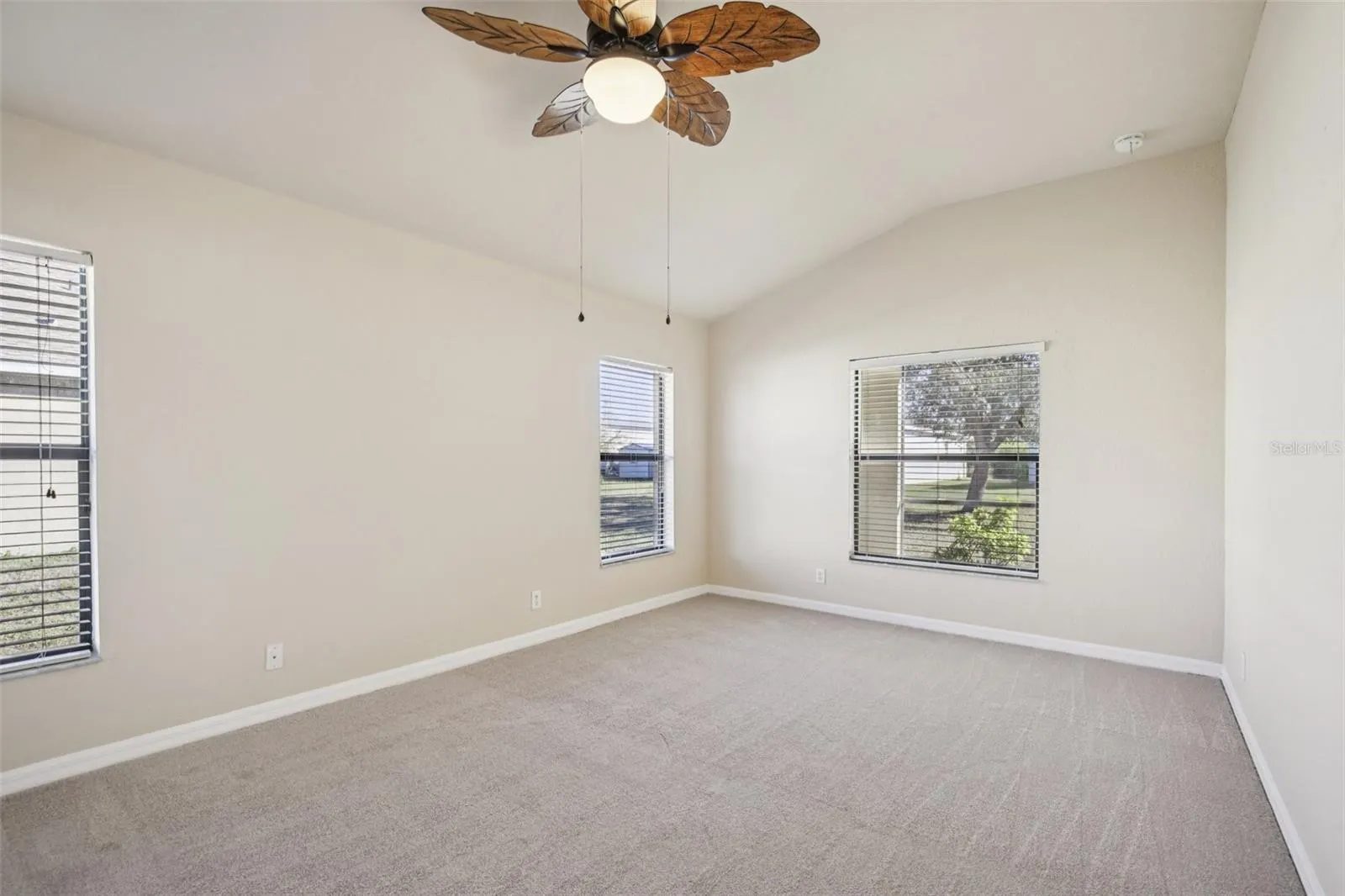 10048 LEBANON DR