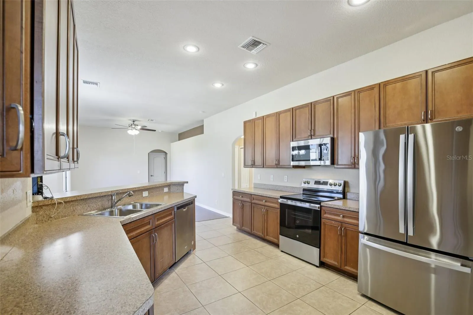 10048 LEBANON DR