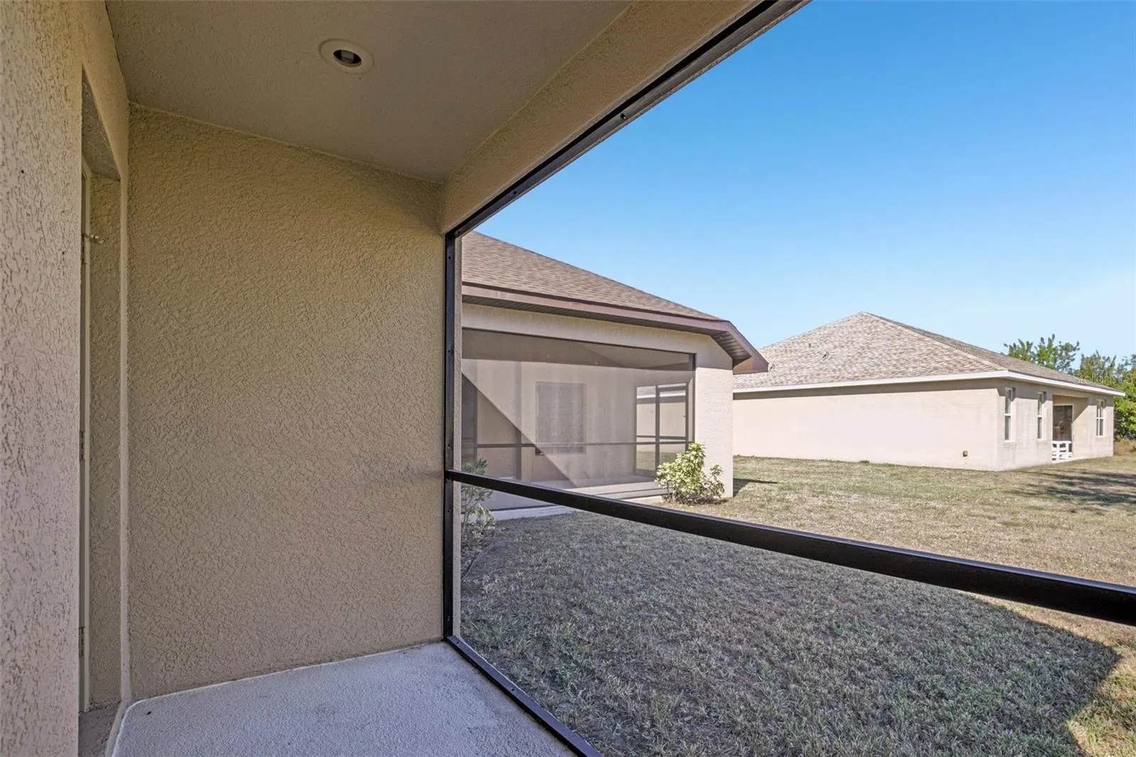 10048 LEBANON DR