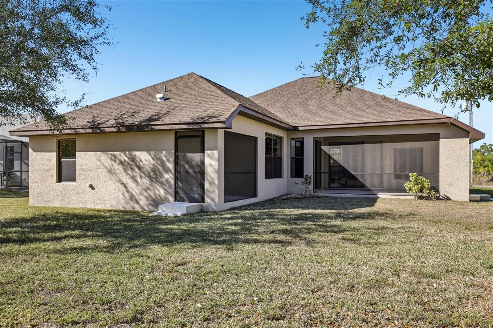 10048 LEBANON DR