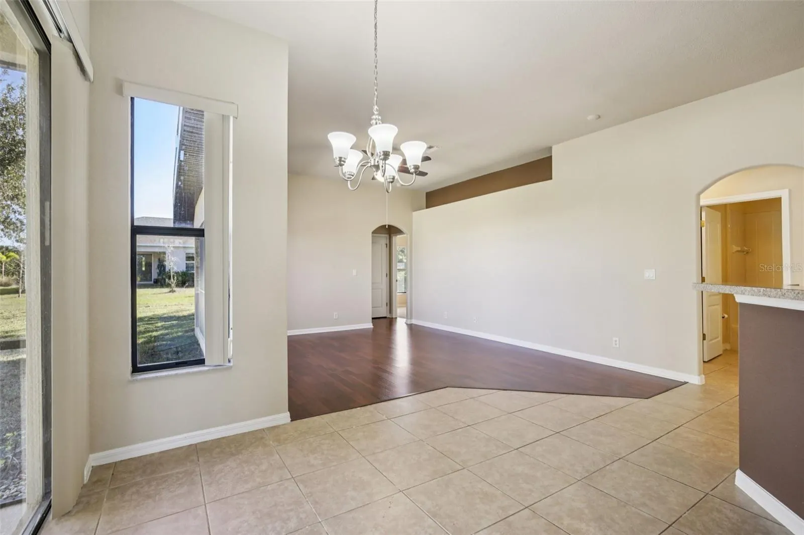 10048 LEBANON DR