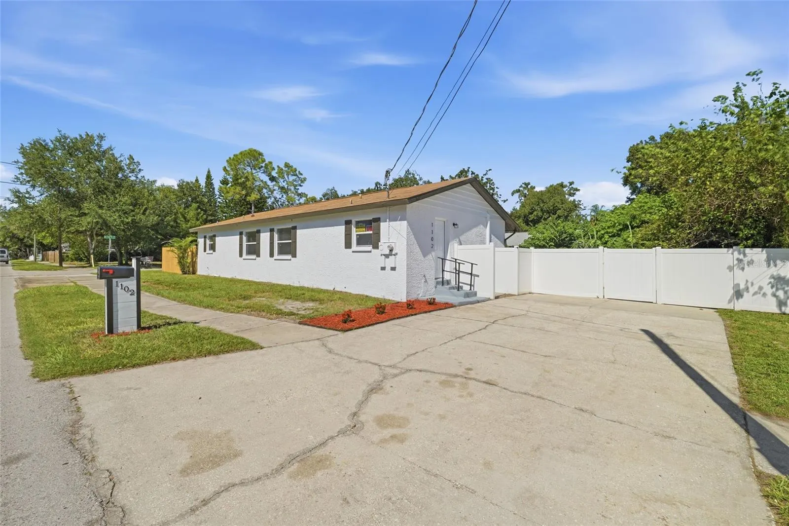 1102 E SITKA ST