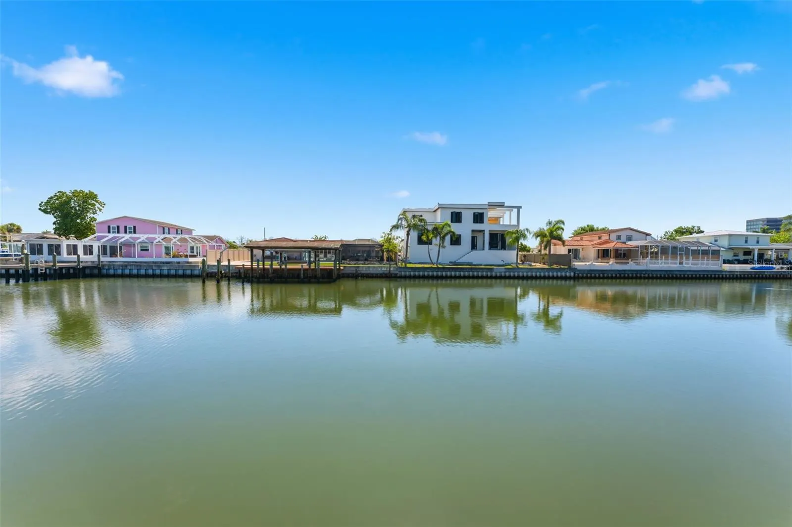 3917 E EDEN ROC CIR