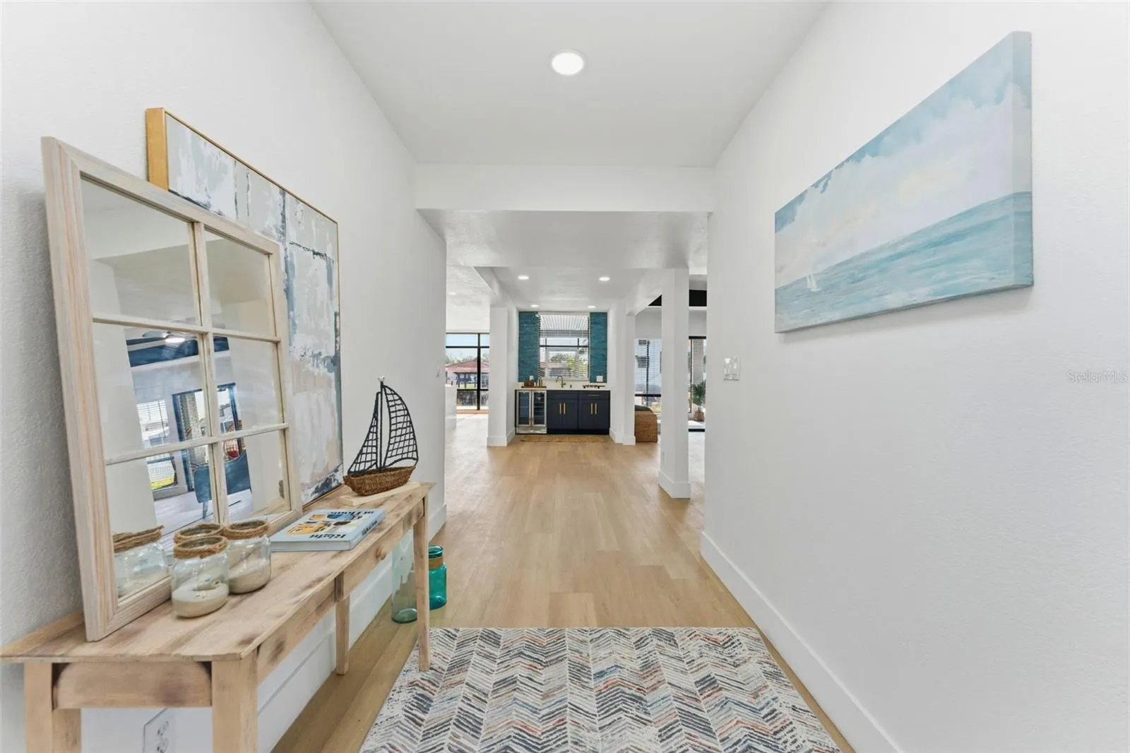 3917 E EDEN ROC CIR