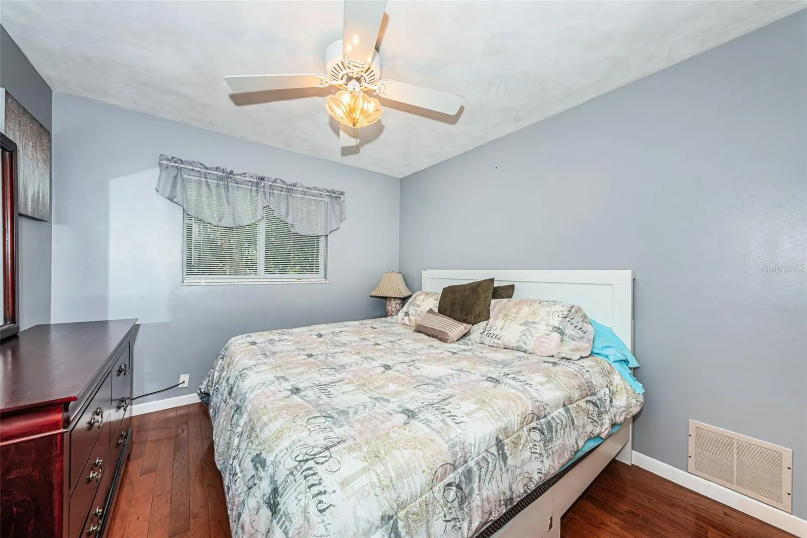 499 JEWEL CT