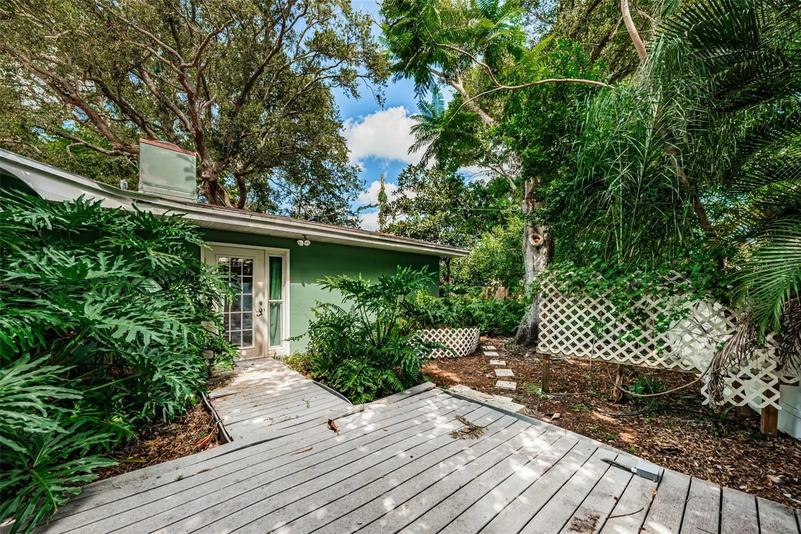 499 JEWEL CT