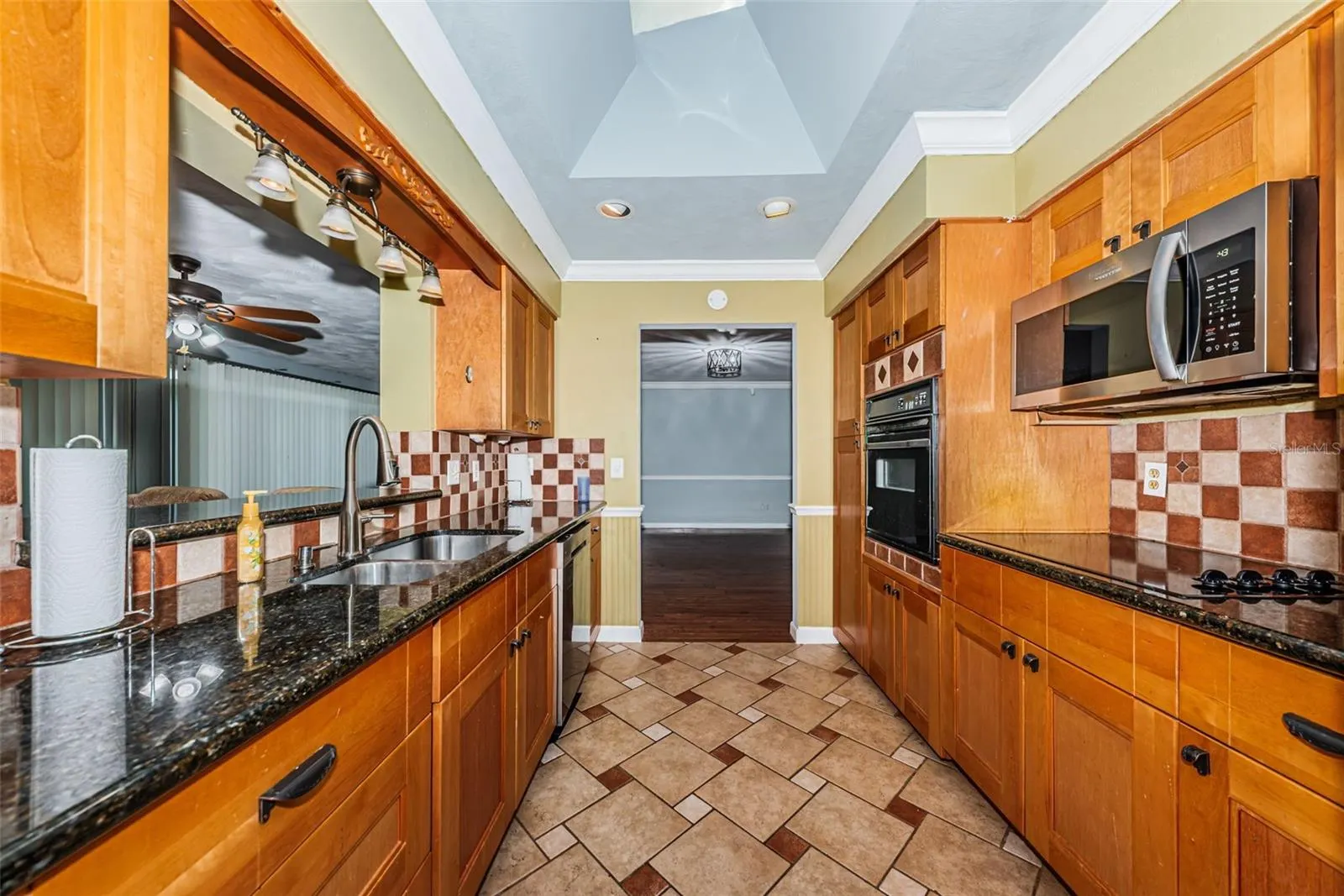 499 JEWEL CT