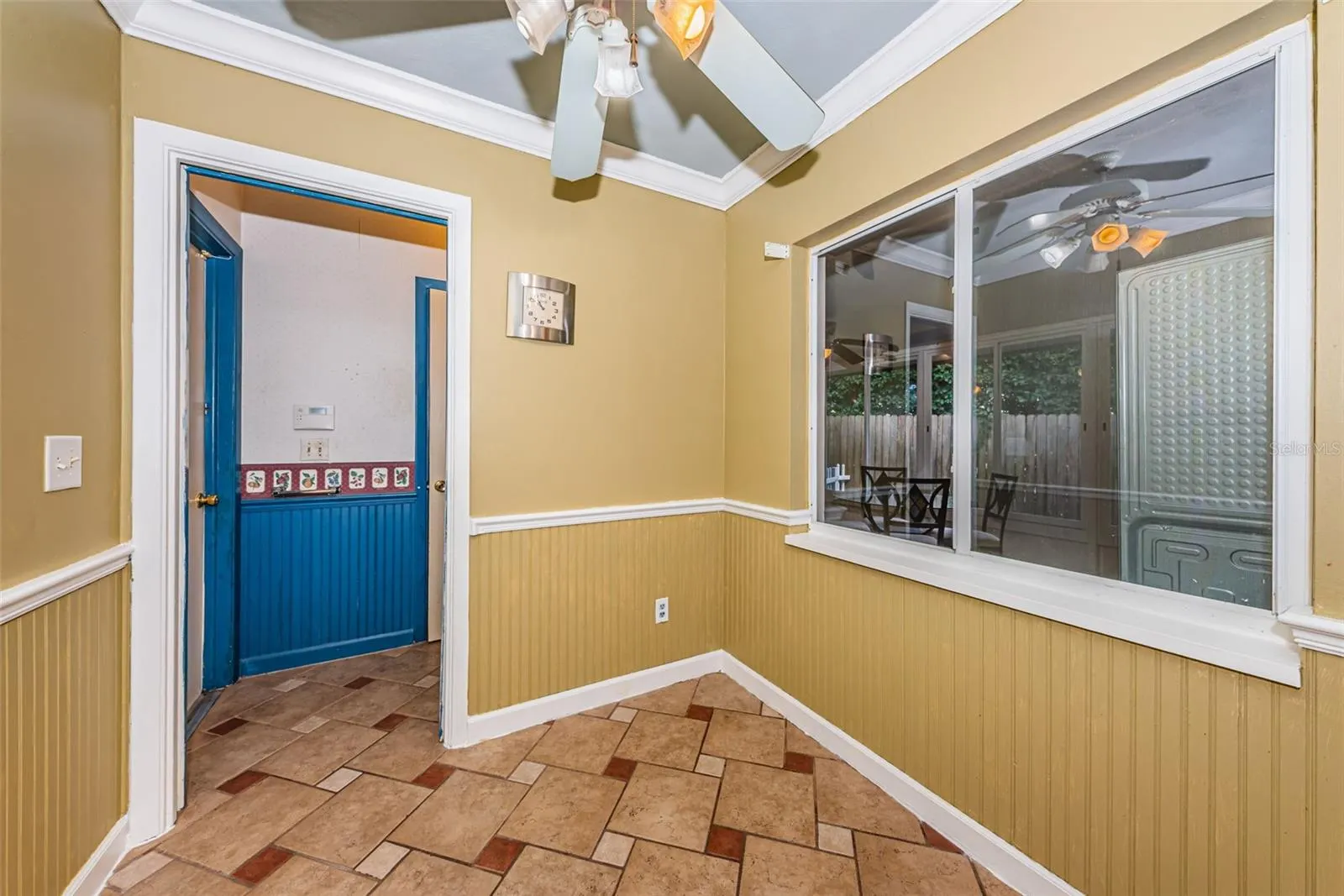 499 JEWEL CT