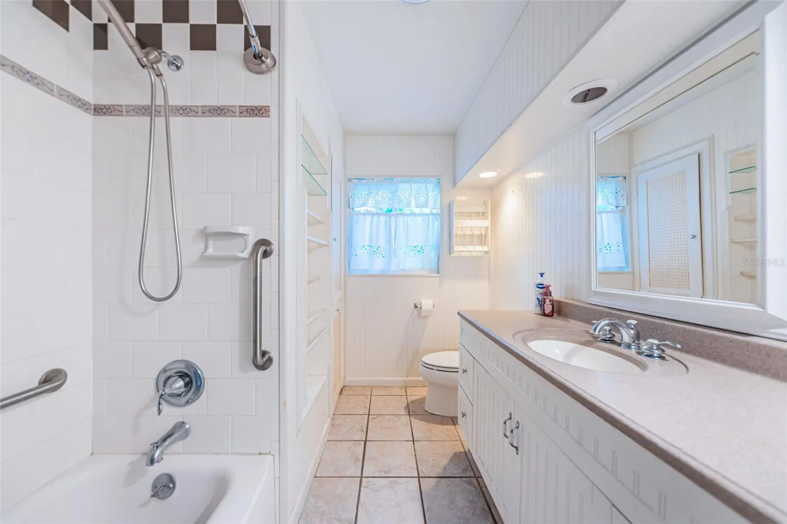 499 JEWEL CT