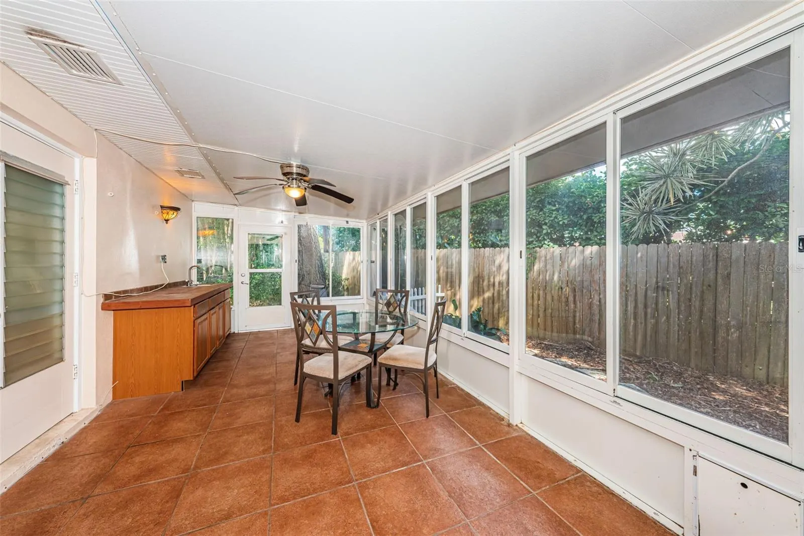 499 JEWEL CT