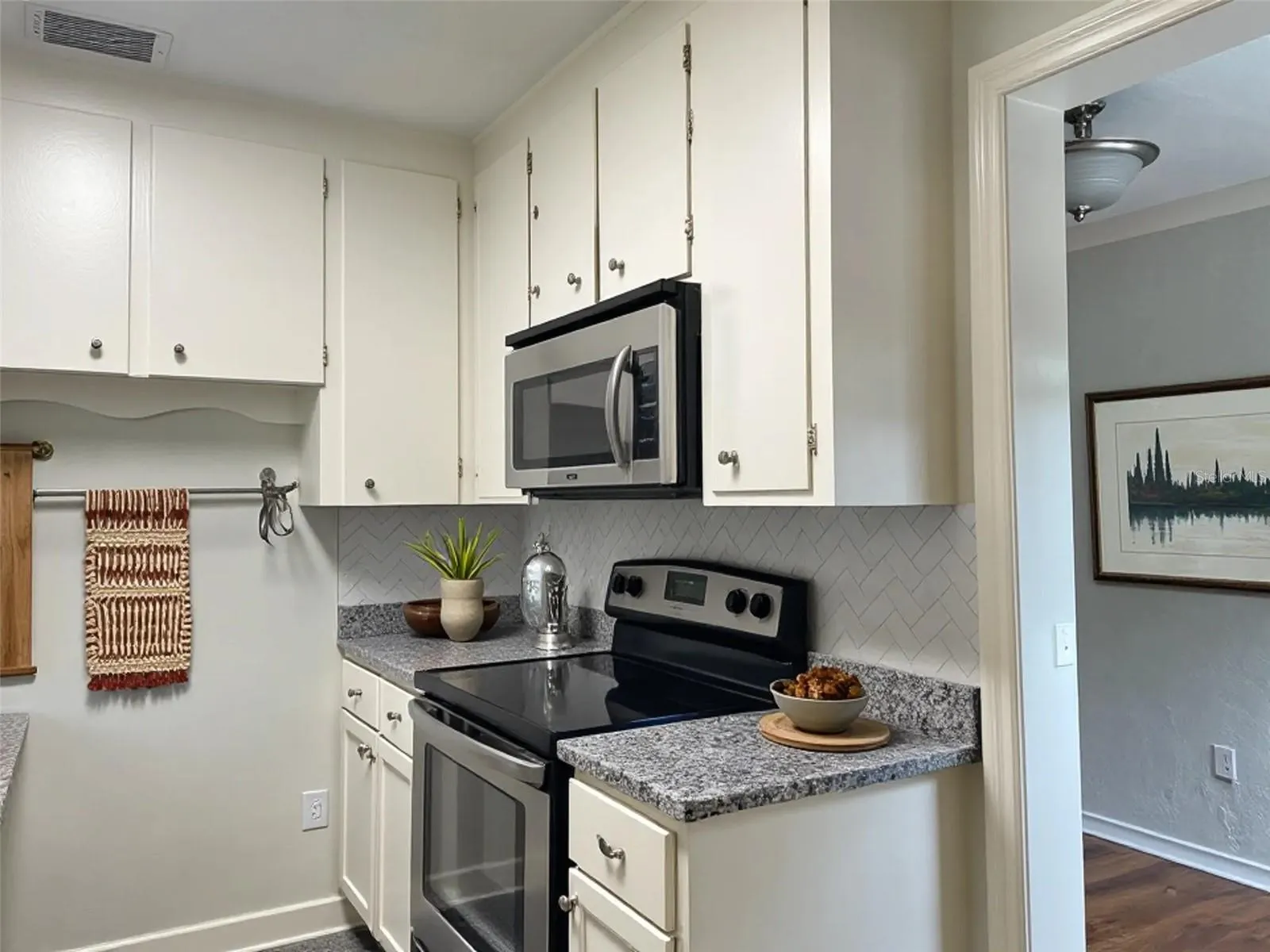 303 S AUDUBON AVE