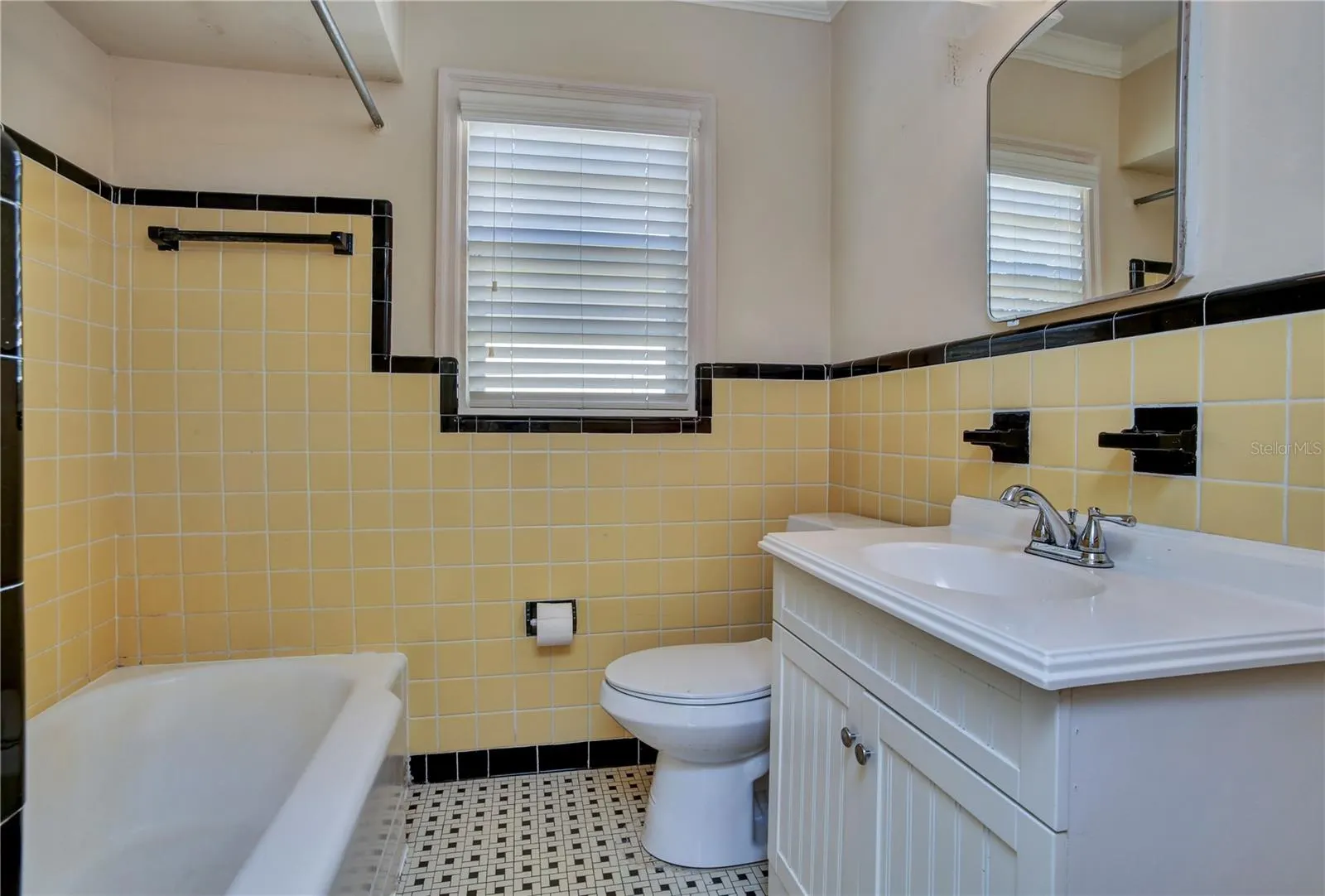 303 S AUDUBON AVE