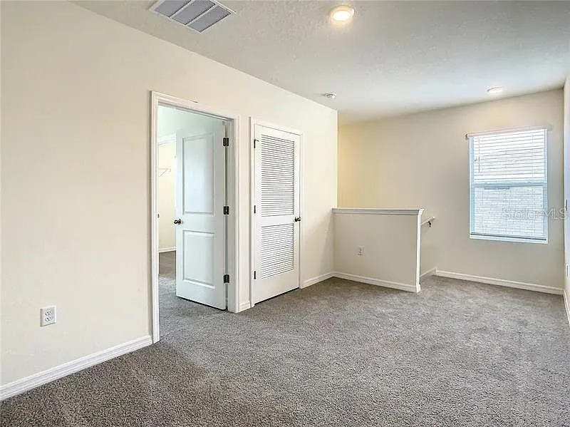 17016 OVAL RUM DR