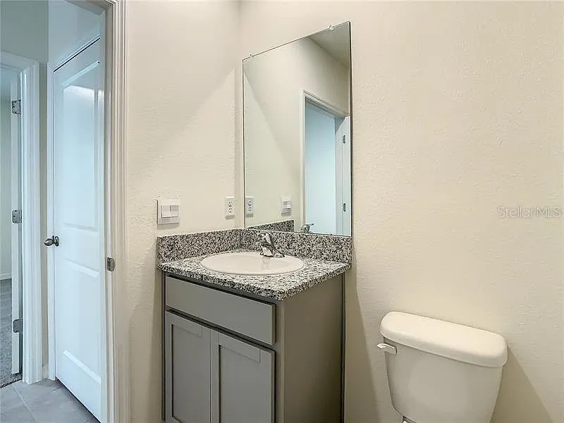 17016 OVAL RUM DR